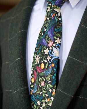 bespoke suits with pattern tie